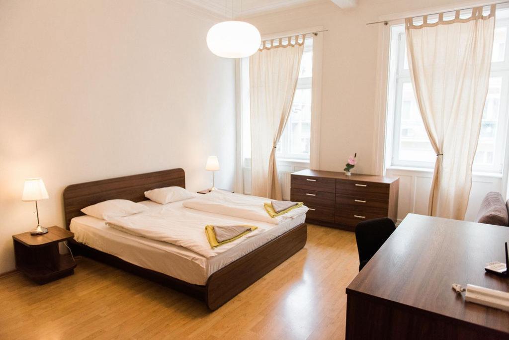 Lion Apartments In Historical Center, Bratislava Old Town Экстерьер фото